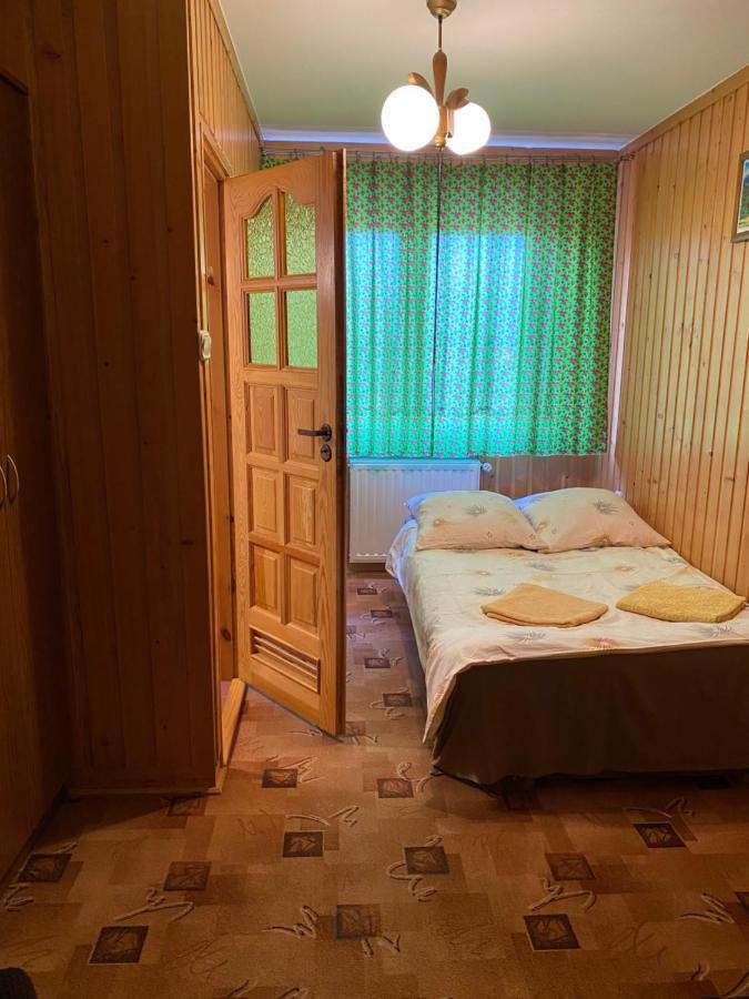 Pokoje Goscinne Madzia โปโรนิน ภายนอก รูปภาพ